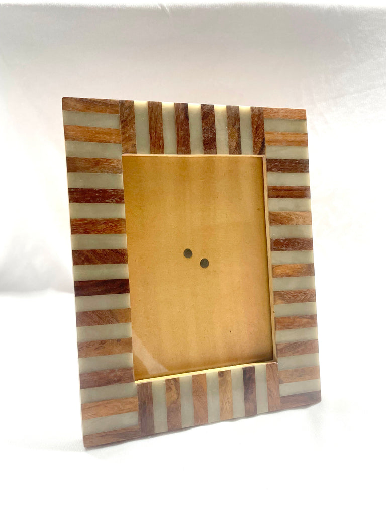 Private Label Striped Wood and Acrylic Resin Photo Frame
