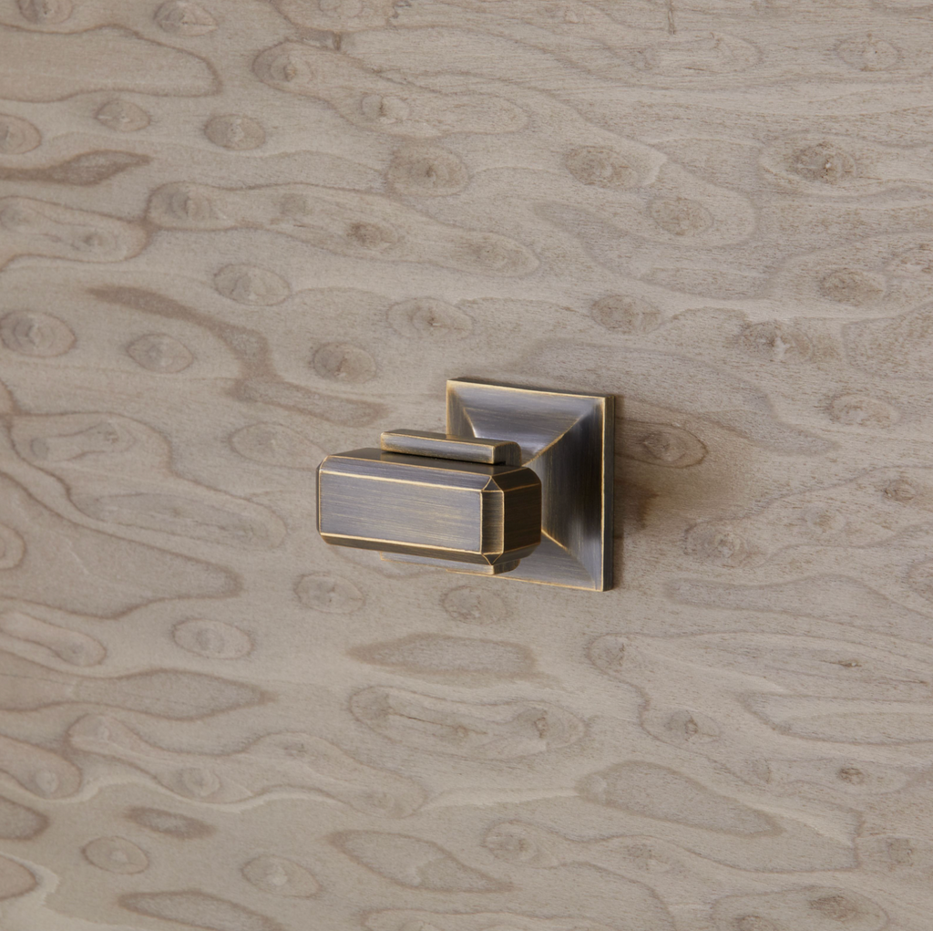 Villa & House Bronze Finish Elenor Pull