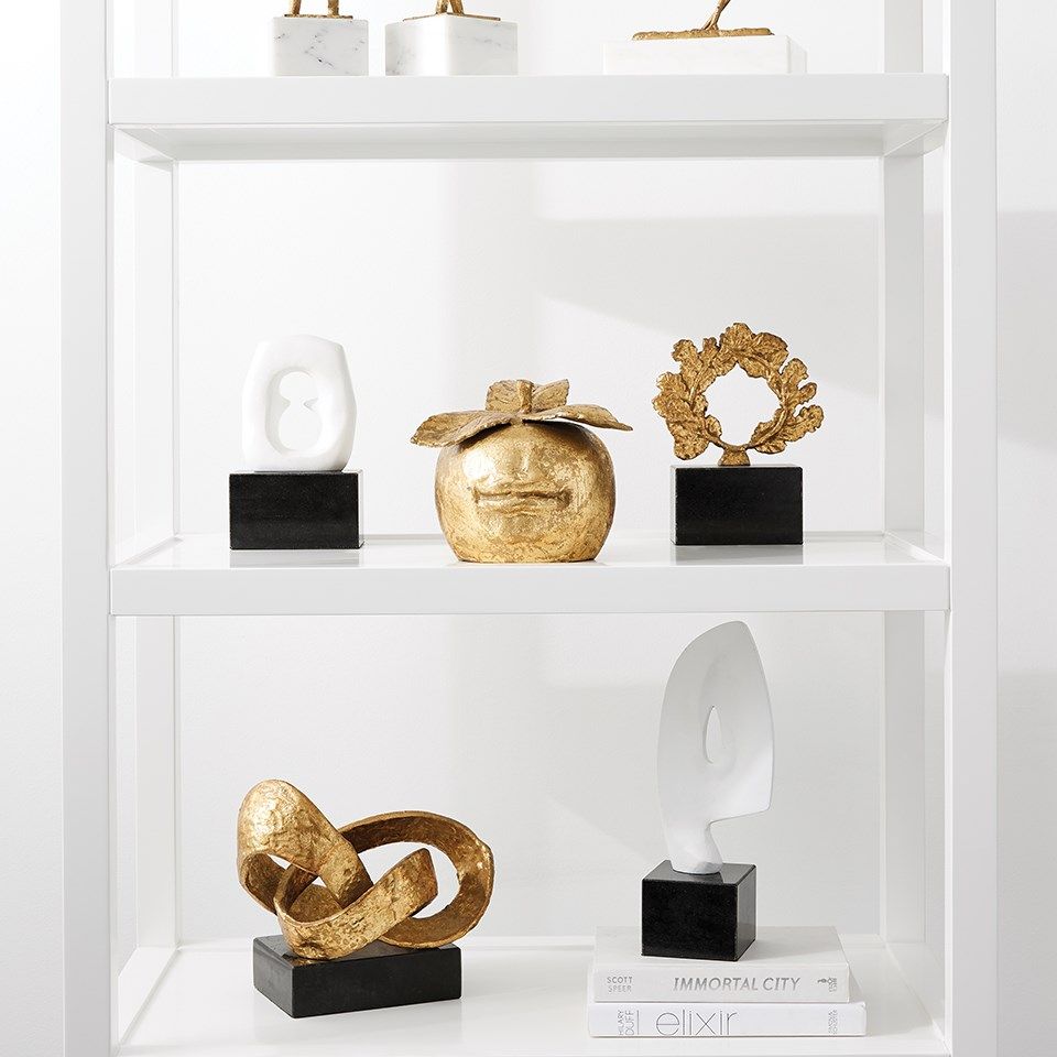 Villa & House Banf Statue